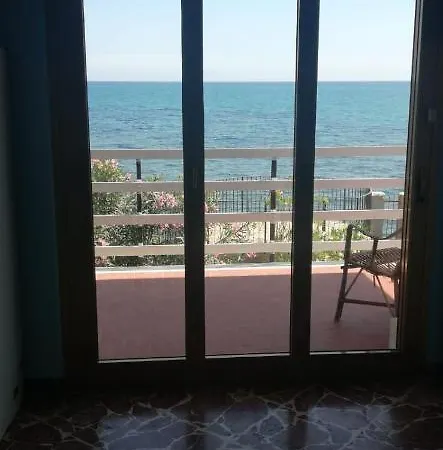 La Luna Sul Mare - Casavacanze Sulla Spiaggia Di Casteldaccia