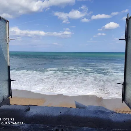 La Luna Sul Mare - Casavacanze Sulla Spiaggia Di * Casteldaccia
